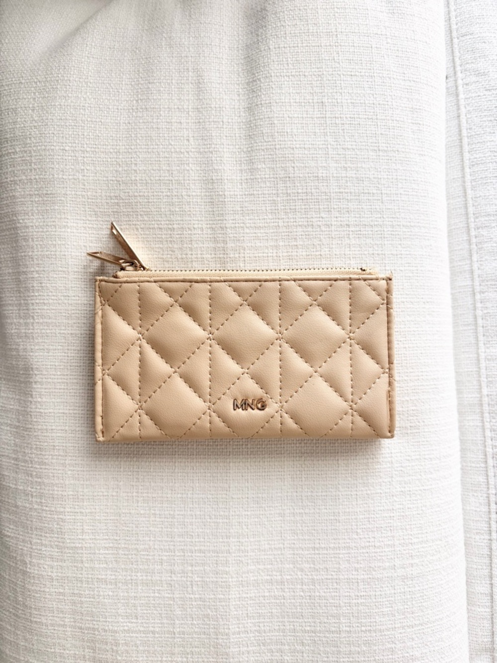 Mango card holder